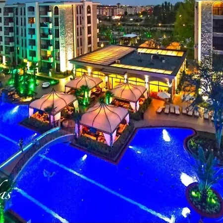 Cascadas Pool View Luxury Sunny Üdülőközpont Napospart