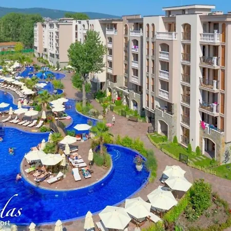 Üdülőközpont Cascadas Pool View Luxury Sunny Napospart